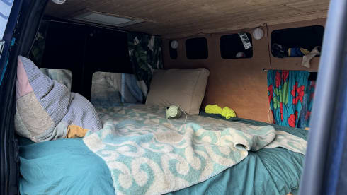 Rendang – Off-Grid Ford Bus Camper - 2p. - for real adventurers