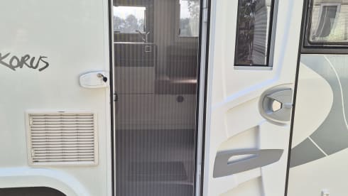 4p Chausson halbintegriert ab 2019