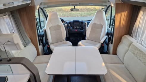 C39 – 4p Adria Mobil semi-integrated from 2020