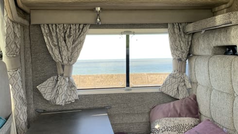FreedaFreedom – Delightful 3 berth Peugeot boxer campervan from 2023