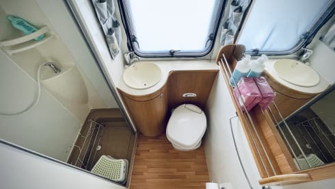 6 person family camper with bunk beds