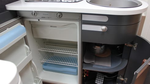 3p Knaus semi-integrated from 2010, Van TI 600 ME, 130 Multijet camper