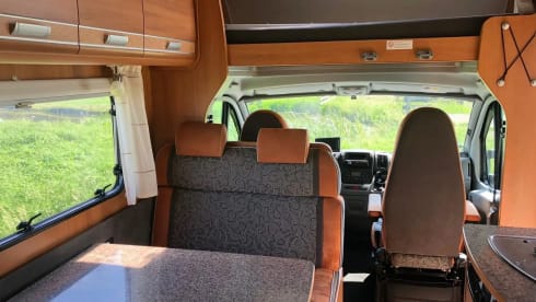 Beautiful, spacious camper with heating and air conditioning