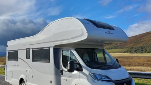 Lady – 2022 6 berth Roller Team 746 