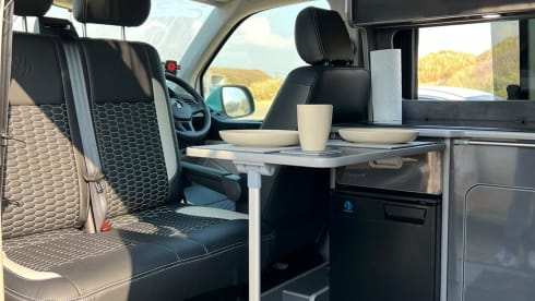 Annie – 2019 Volkswagen T6 FULLY EQUIPPED Campervan!