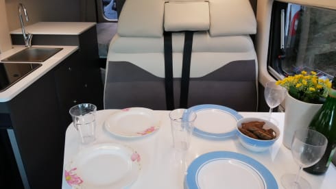  Mclouis3, 2 beds - 4 seats.
