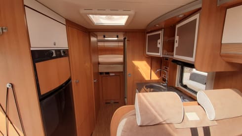 Mo – Fiat4p Dethleffs integrated from 2009 very luxurious and neat. Spacious motorhome.