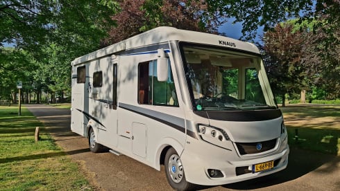 Birdy – Great camper with 4 fixed beds for family or events - XL garage