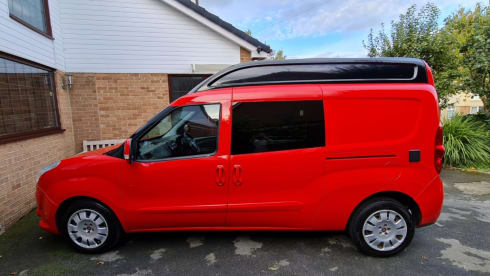 lil Red – Perfect little camper for a couple getaway, professionally converted