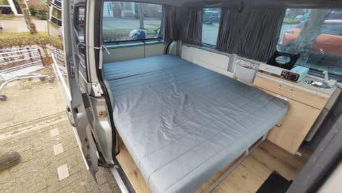 Danny de Vito – Mercedes-Benz Vito camper van 