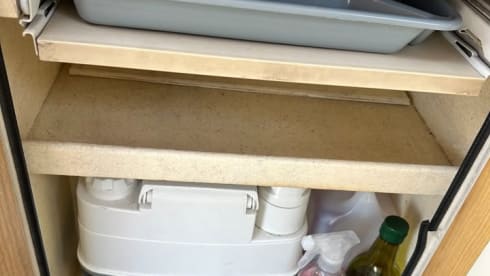 Roma – 2 berth Citroën campervan from 1999