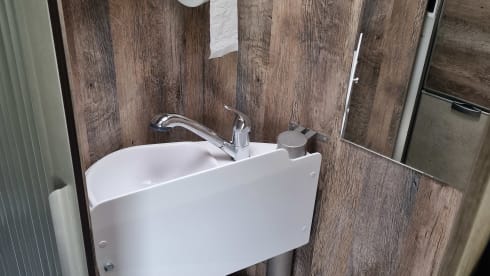 Cit – Autark,Große Batterie,viel Solar,Wechselrichter,sehr gut Isoliert,Premium!