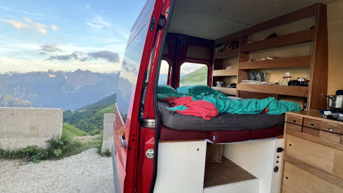 Abel – Robust Mercedes Sprinter camper van (2p) | self-built & off-grid