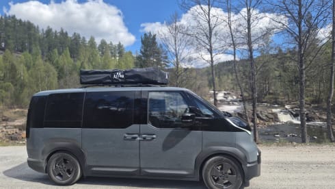 Pia – Camper elettrico Kia PV 5 per 2 persone