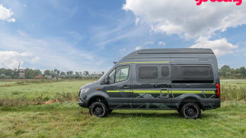 Hymer CrossOver with sleeping roof 4p. 