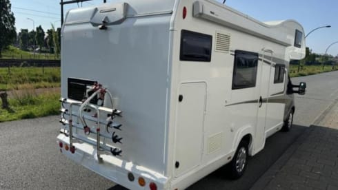 6p Ford alcove from 2017, bunk bed and large seating area