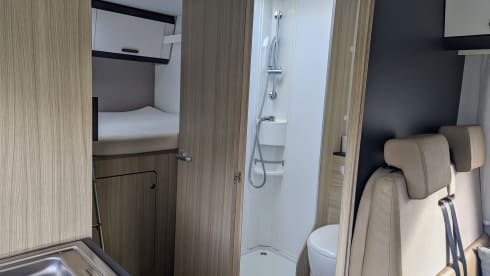 Sun Living  – 6p recent family camper from 2021 - Sun Living alcove