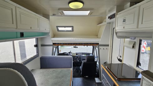 Comfortable 4-person Ford Transit Rimor Camper - Perfect for Families!
