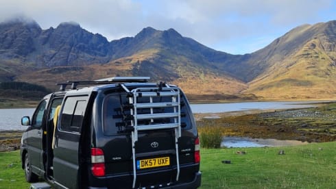 Matthews campervan  – 4 berth Toyota campervan 