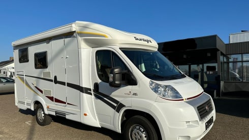 3p Sunlight semi-integrated off grid camper