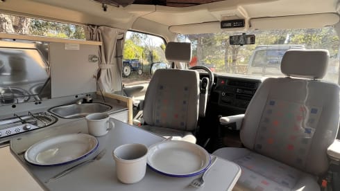 Piet – Volkswagen transporter (2,5 liter 102HP) T4 California for 2 or 4 persons