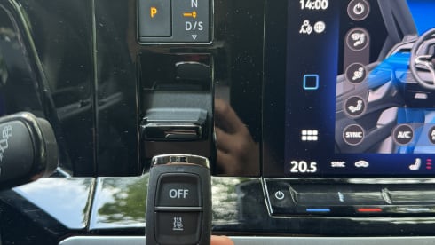 Mantel – 4-seater Volkswagen bus from 2025