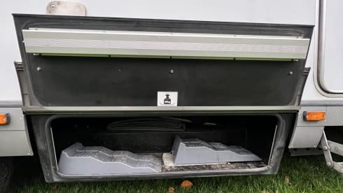 Happy Glamper – VERY SPACIOUS HYMER 644 CAMP, ALCOVE 6 PERSON XXL GARAGE