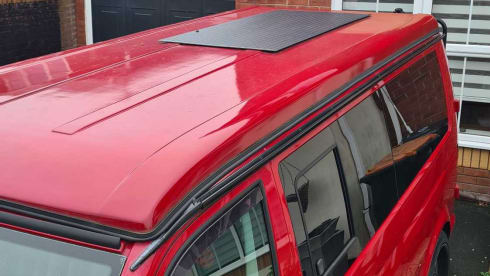 Red Dragon – 4 berth Volkswagen campervan from 2014