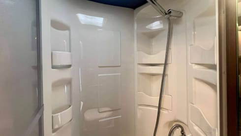 Rollerteam  – 6 berth Roller Team alcove from 2017