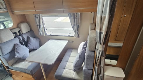 Sweeney – 5/6 berth Swift Escape 686