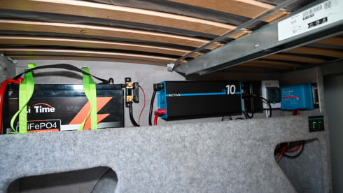 3-seater Peugeot bus from 2026