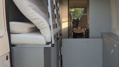 Adriaatje – Adria Mobil Wohnmobil für 2 Personen aus dem Jahr 2011