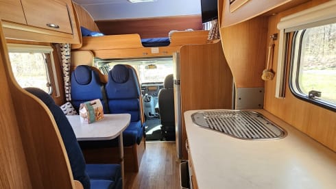 6p Chausson Flash 07 (air conditioning, TV, Apple CarPlay)