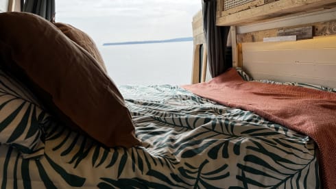 Joy – Log burner campervan 