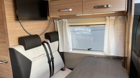 Weinsberg CaraSuite 640 MEG MB AUTOMATIC