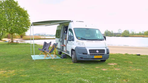 Discover the world! 2 p. Buscamper off-grid, fully equipped.