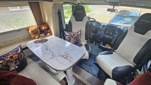 727ga – 5p Chausson semi-integrated uit 2016