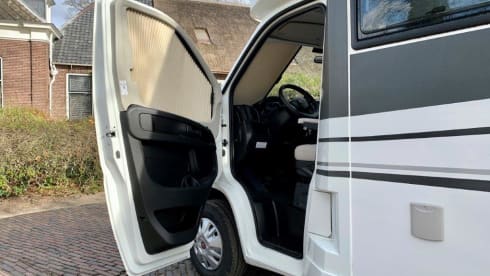 4p Adria Mobil Matrix 670 DC semi-integrated from 2022