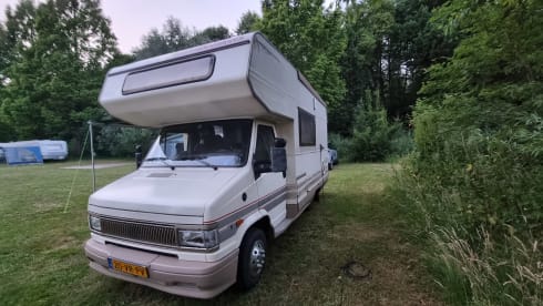 4p Dethleffs alcove from 1993