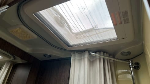 Burt – 4-Bett-Boot, Bürstner, teilintegriert ab 2015