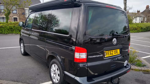 Lovely 4 Berth Campervan VW T5.1 - Adventure Awaits!