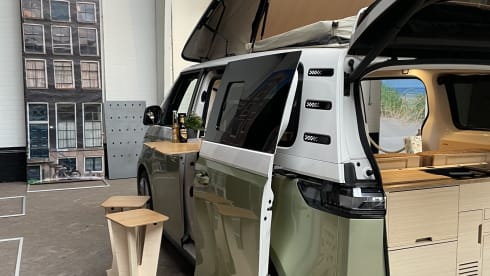 VW ID.Buzz (blue/white) eVentje