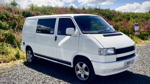 Kasper – Classic 90s VW T4 with heating & wood panelling - Penrith / Lake District 