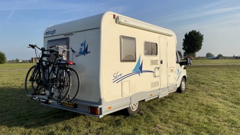 very nice compact 4 person camper