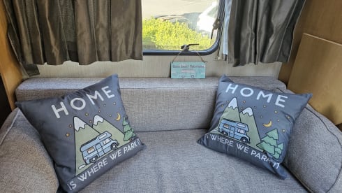 ELMA – 4 berth Motorhome close to Manchester Airport 