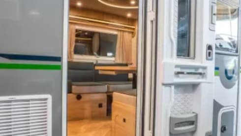 Bernard – 4p Chausson Etape Line 720 - experience freedom!