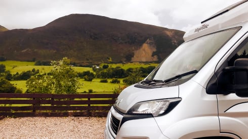 Pearl –  Essex based,4 berth luxury for your Summer/Autumn break.Insurance included