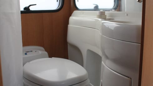 McLouis Lagan Alcove camper from 2008