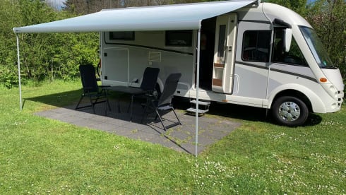 Luxury Family Carthago integral motorhome from 2019 - 4 pers