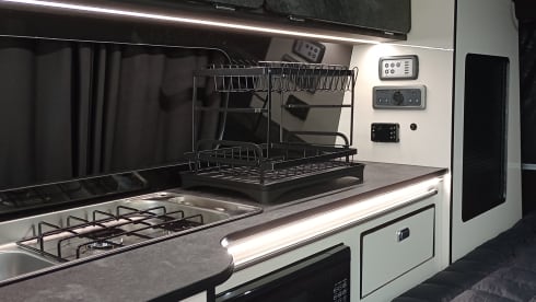 Oceana – 4 berth Volkswagen campervan 